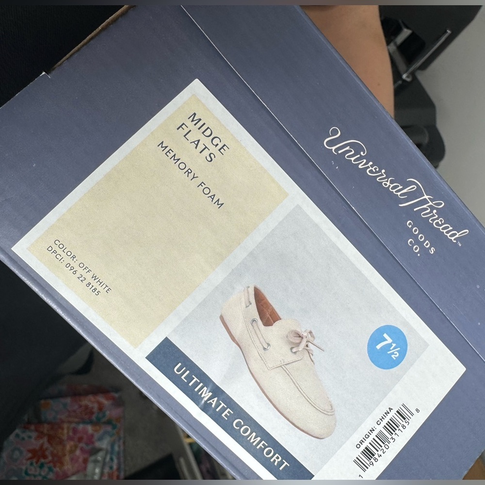 NIB Universal Threads Off White  Flats - Picture 5 of 5